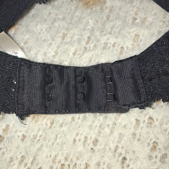 Victoria’s Secret Black Push-up Bra - Picture 4 of 5